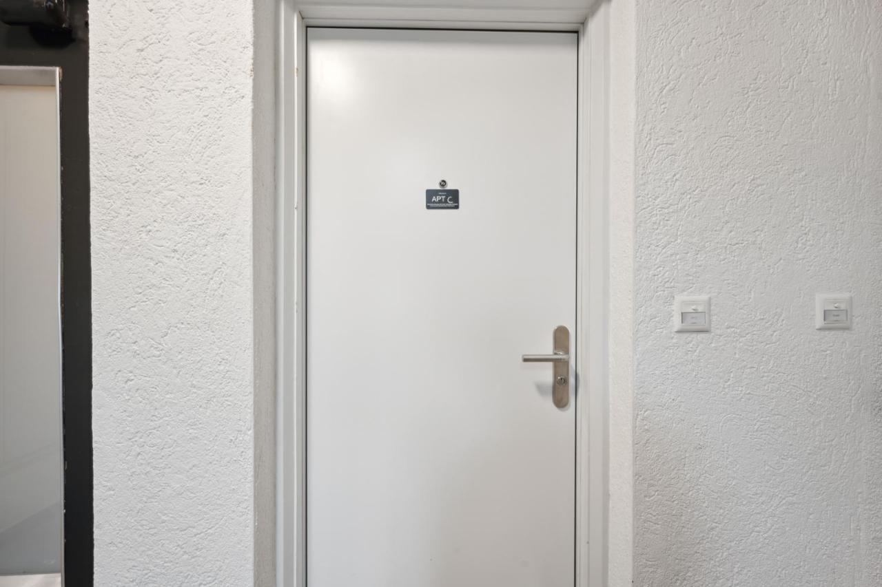 Ferienwohnung Muenstergasse Zurich Old Town Exterior foto