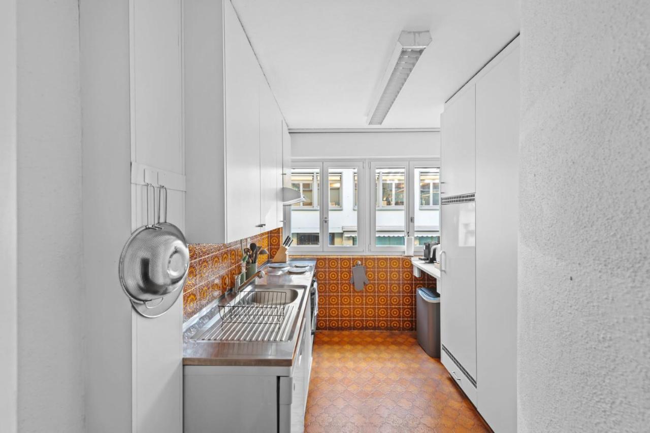 Ferienwohnung Muenstergasse Zurich Old Town Exterior foto