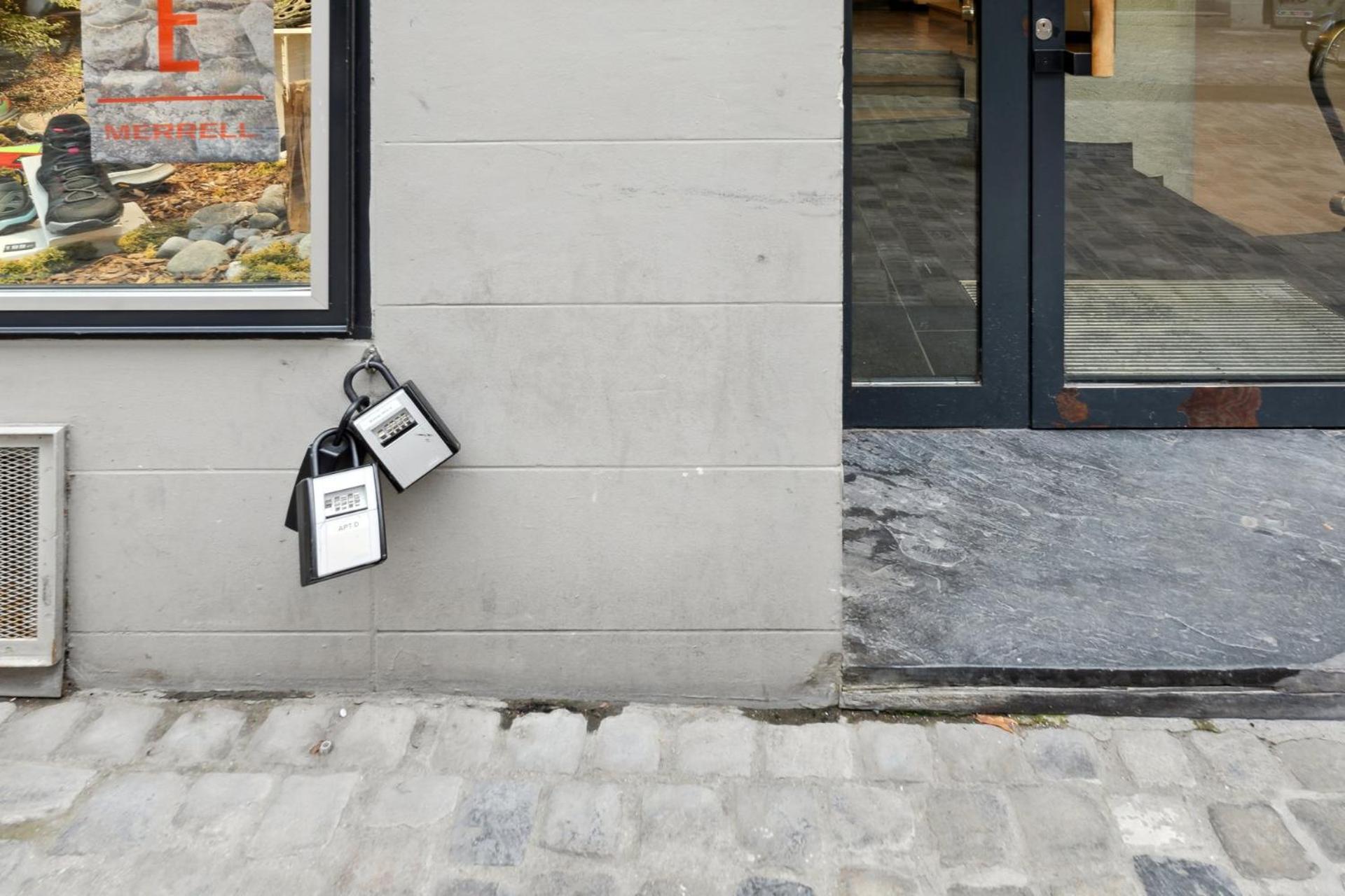 Ferienwohnung Muenstergasse Zurich Old Town Exterior foto