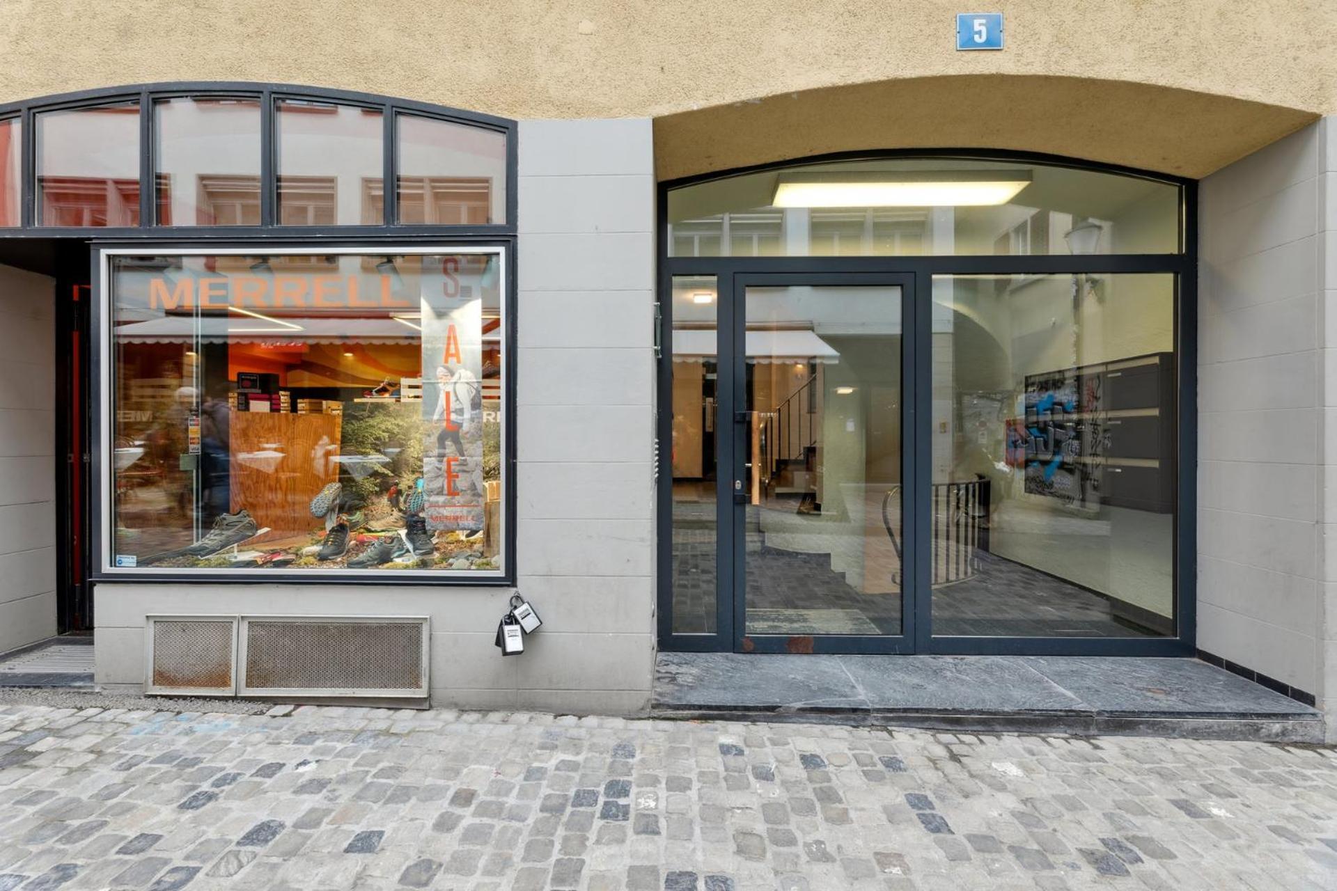 Ferienwohnung Muenstergasse Zurich Old Town Exterior foto
